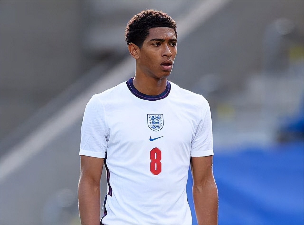 EDward Gaming 官方：中路选手 Cryin 正式离队，衷心祝愿未来一切顺利