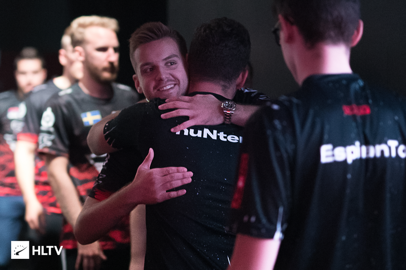 LNG赛前返图：选手们神情轻松 Zika Scout GALA面露笑容