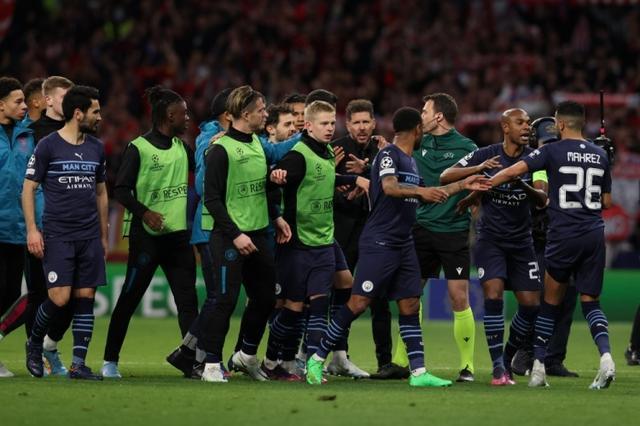 据外媒ExpressLOL统计，LEC最年长的选手为Odoamne选手27岁344天，最年轻选手为Bumm选手18岁139天