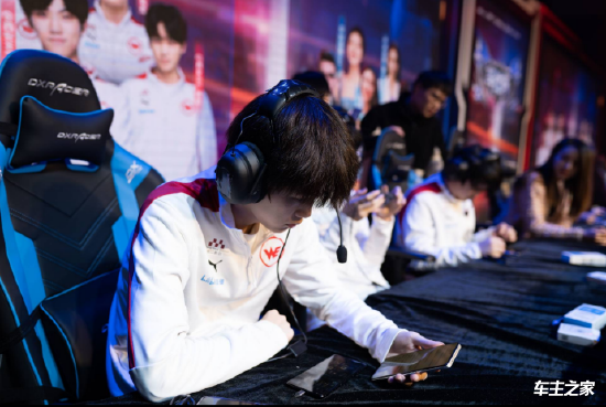 WBGvsLNG前瞻：Scout各项数据包围Xiaohu 两支队伍均运营为主