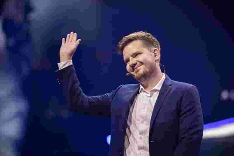 Faker：作为国家队队长夺冠是首要的，上届一天只吃一餐面包